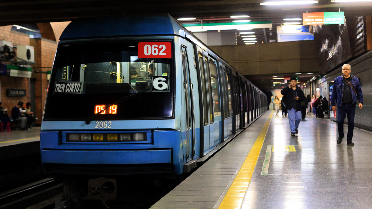 Metro Line 5 operativa con estación Santa Isabel cerrada tras incendio