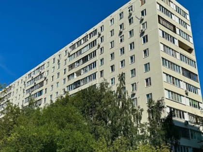 На Северном бульваре восстанавливают фасад дома 1976 года постройки