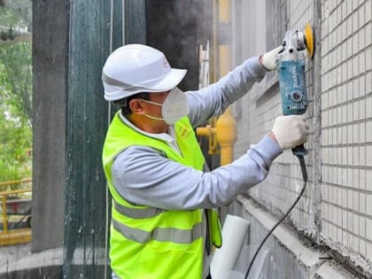 Более 800 фасадов жилых домов отремонтируют в Москве в 2025 году