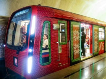 Около 85 тыс пассажиров метро Москвы посмотрели обращения Путина и Собянина