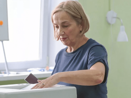 Избирательные участки для голосования на выборах президента РФ открылись в Москве