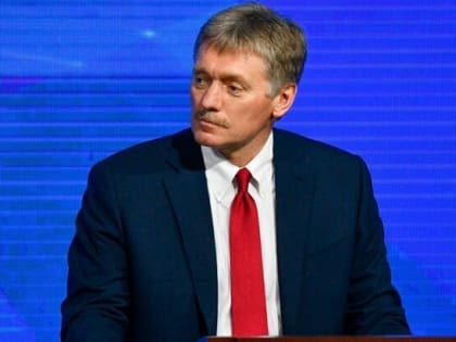 Песков назвал безумцами команду Фонда Клуни за идею ареста журналистов РФ