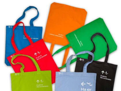 Фирменные шопперы Мосметро можно приобрести на стойке «Живое общение» станции «Славянский бульвар»