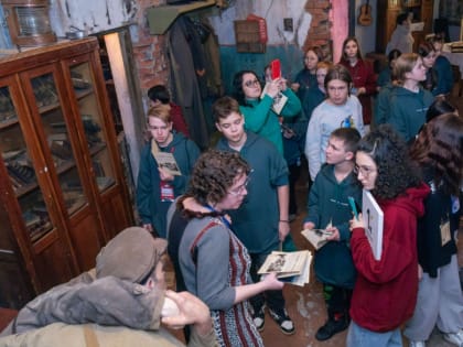 Старшеклассникам в Музее Победы рассказали о подвигах военных журналистов