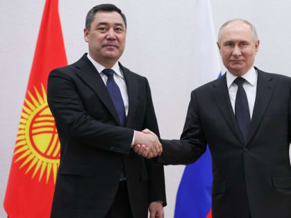 Путин провел встречу с президентом Киргизии в Казани