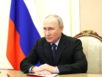 Путин заявил, что чем больше женщин в руководстве страны, тем лучше