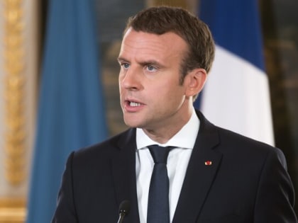 Песков заявил, что Макрон все больше втягивает Францию в конфликт на Украине