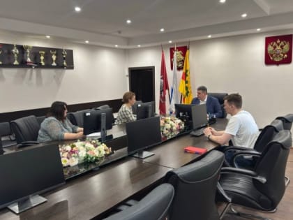 В управе Ломоносовского района обсудили благоустройство около дома на ул. Строителей