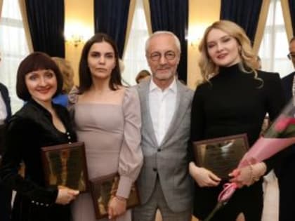 Актрисы «Театра Луны» получили почетную грамоту и благодарности в Мосгордуме