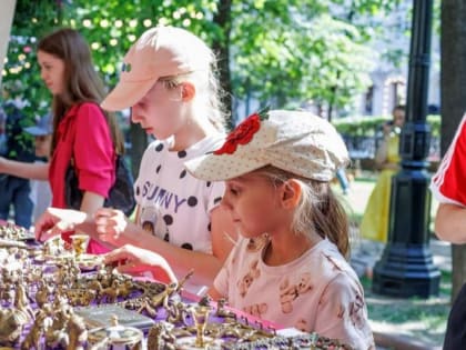 «Лето в Москве»: на винтажном маркете пройдет детский конкурс мини-скульптур