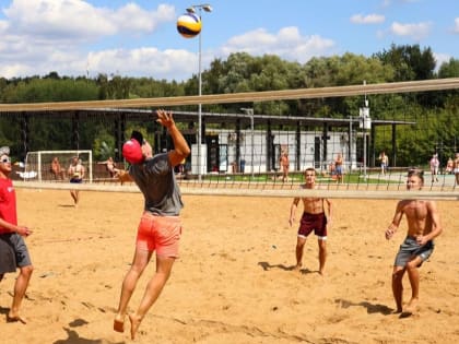 На городских пляжах Москвы в выходные будут проходить бесплатные тренировки