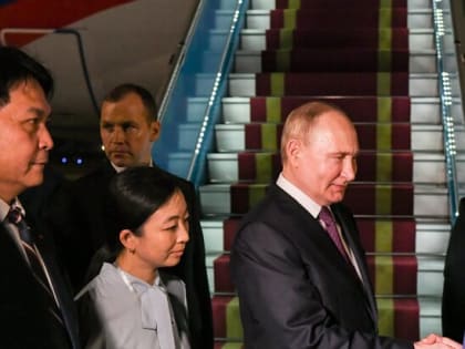 Владимир Путин прибыл во Вьетнам