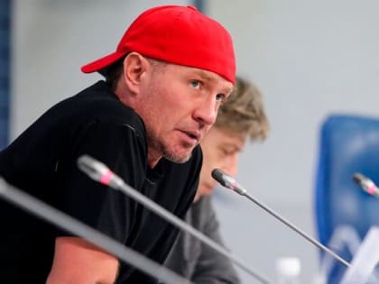 Костомаров назвал возможные сроки проведения операции на руке