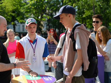 Московские рестораторы высоко оценили старт чемпионата «Камень, ножницы, бумага»