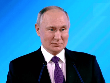 Александр Якушев поддержал решение президента о выдвижении своей кандидатуры на мартовских выборах