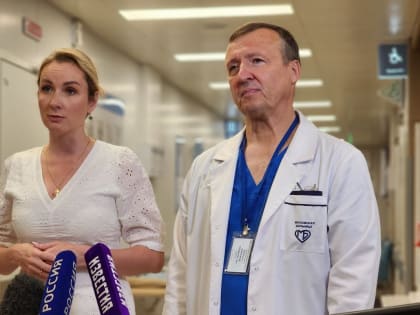 Детский омбудсмен Мария Львова-Белова навестила детей из Севастополя, проходящих лечение в НИИ НДХиТ