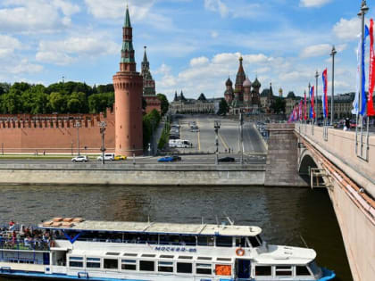 Песков: торжественного приема в Кремле по случаю Дня России не будет