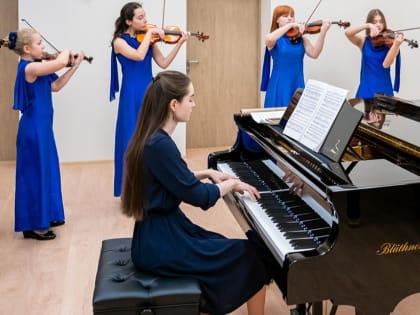 Собянин принял решение увеличить фонд грантов одаренным учащимся школ искусств