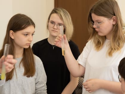 Распаковка профессий: в РОСБИОТЕХе прошел фестиваль науки для школьников