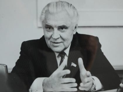 Он спрашивал в первую очередь с самого себя