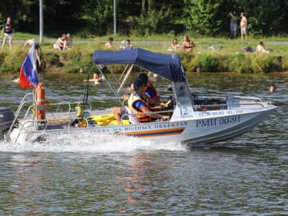Тонувшего мужчину спасли на Люблинском пруду