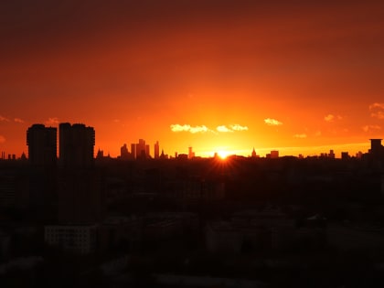 «Не по сезону тепло»: Леус рассказал о погоде в Москве на грядущих выходных