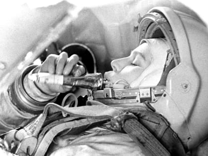 Вячеслав Володин поздравил Валентину Терешкову с 61-летием со дня ее первого одиночного полета в космос