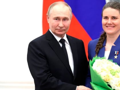 Путин вручил государственные награды в Кремле