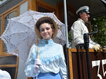 Парад ретро–трамваев и мороженое в виде электробуса: как прошел День московского транспорта