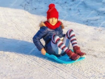 На ул. Айвазовского в аварии пострадала девочка, катавшаяся на ледянке