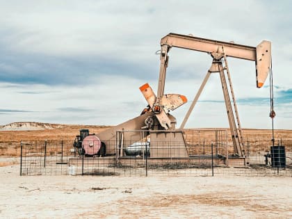 День работников нефтяной промышленности: поздравления и достижения