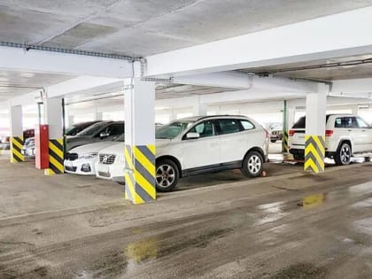 Город выставил на торги более 100 машино-мест на западе Москвы