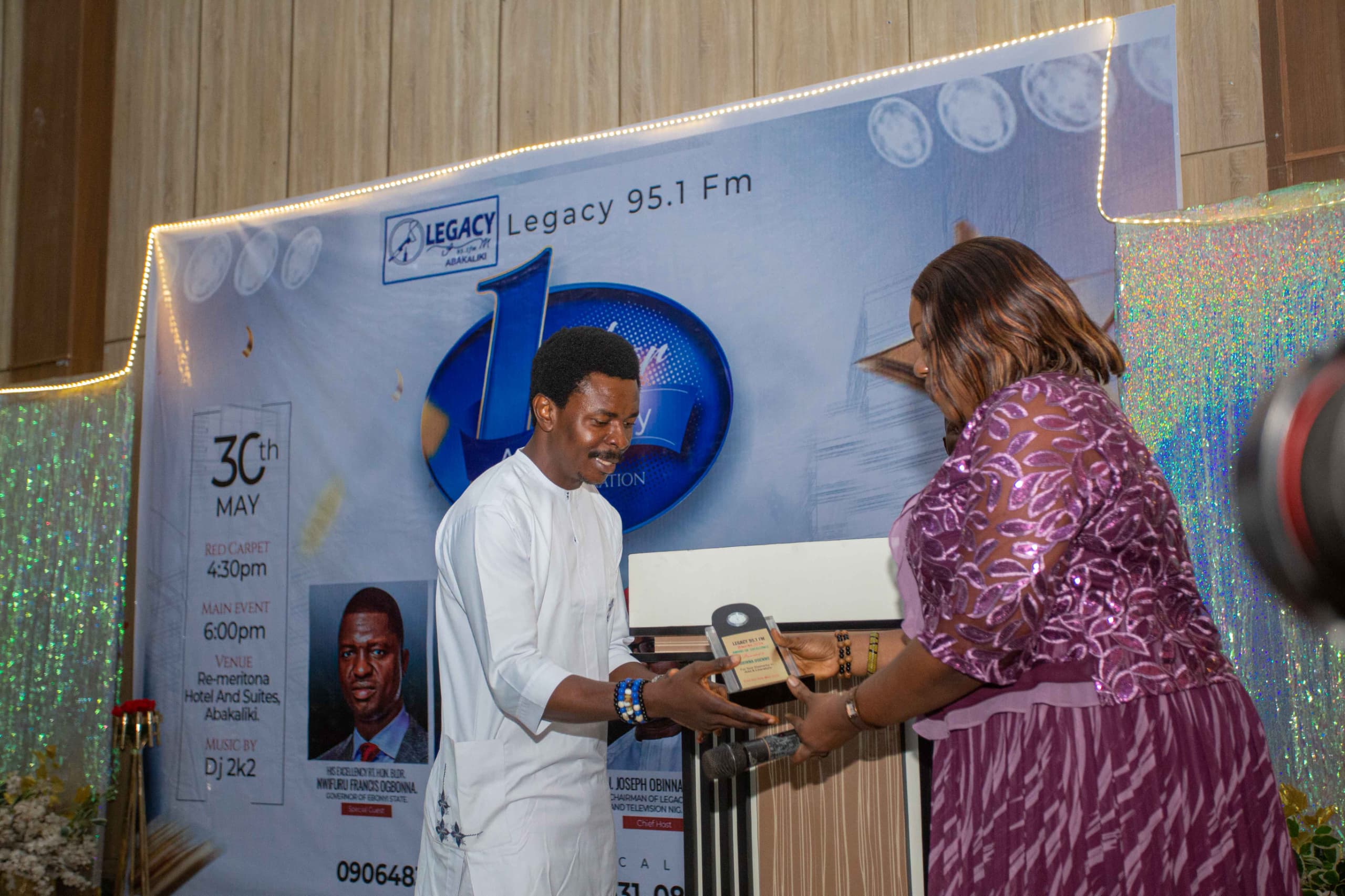 Obinna receives Award — 2