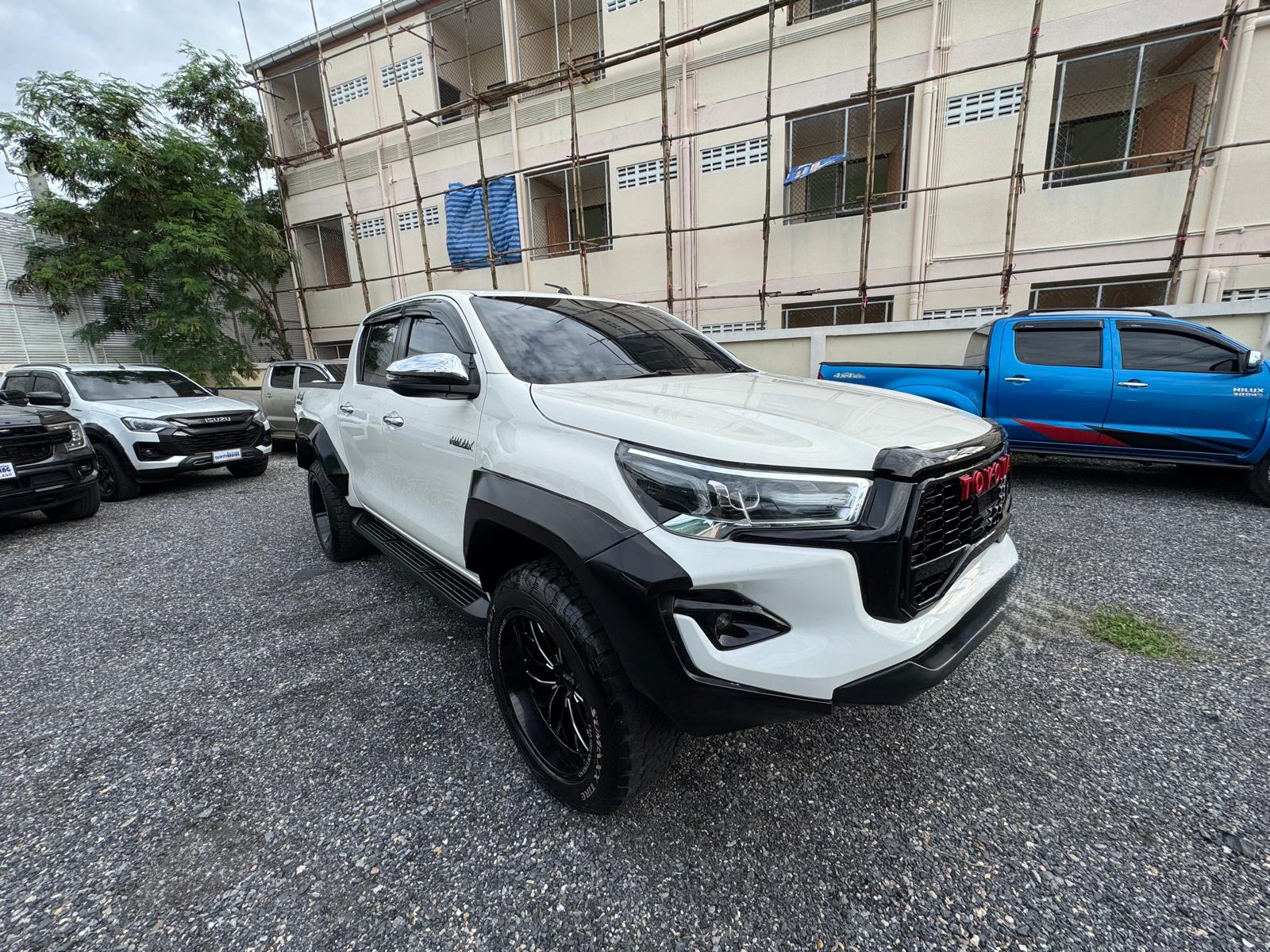 2021 TOYOTA HILUX REVO DOUBLE CAB 2.4 2WD AT WHITE
