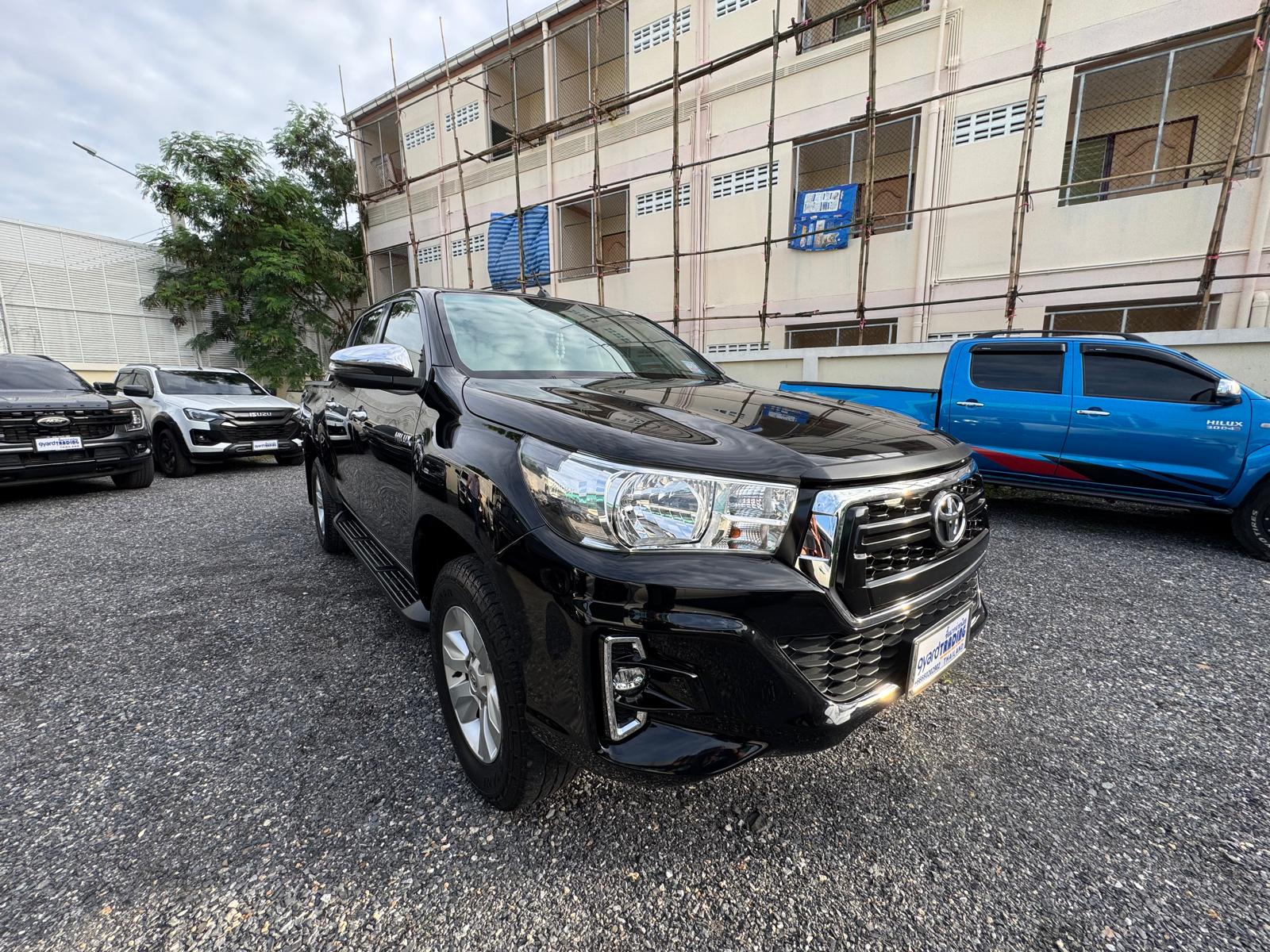2018 TOYOTA HILUX REVO DOUBLE CAB 2.4 2WD AT BLACK