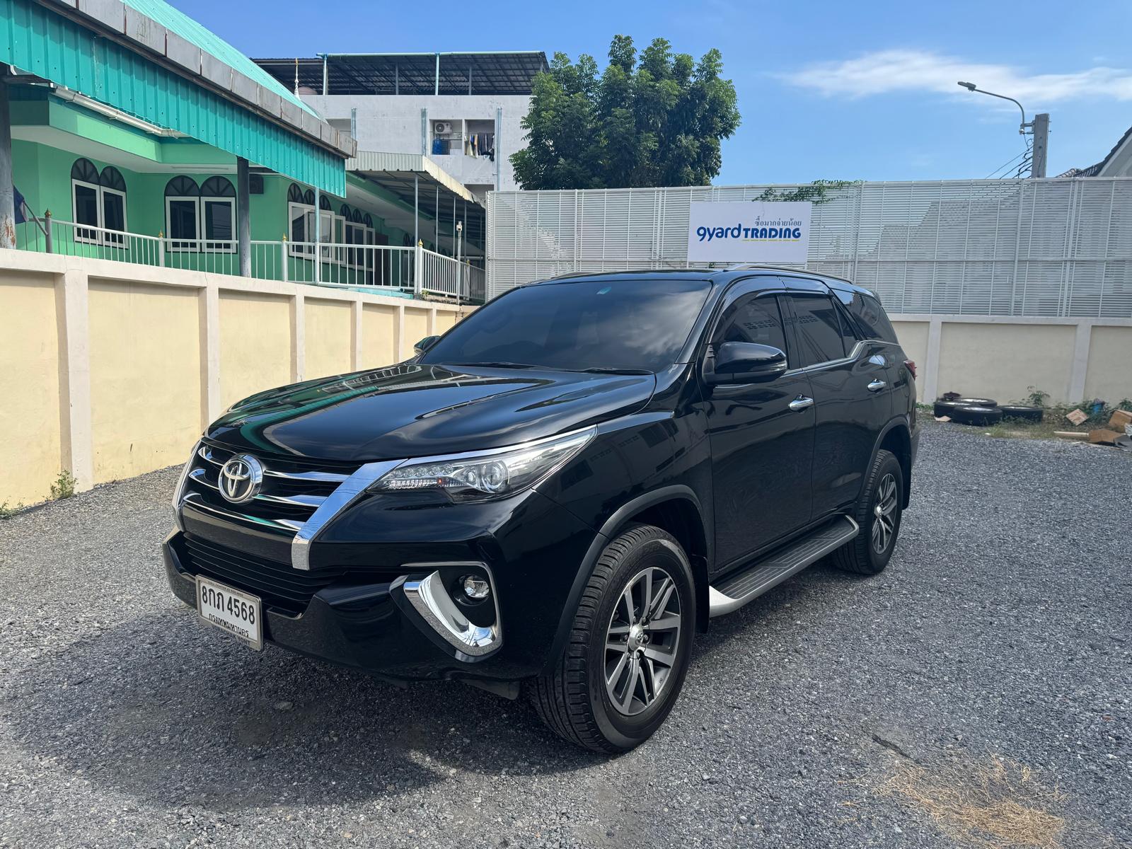 2019 TOYOTA FORTUNER SUV 2.4 2WD AT BLACK