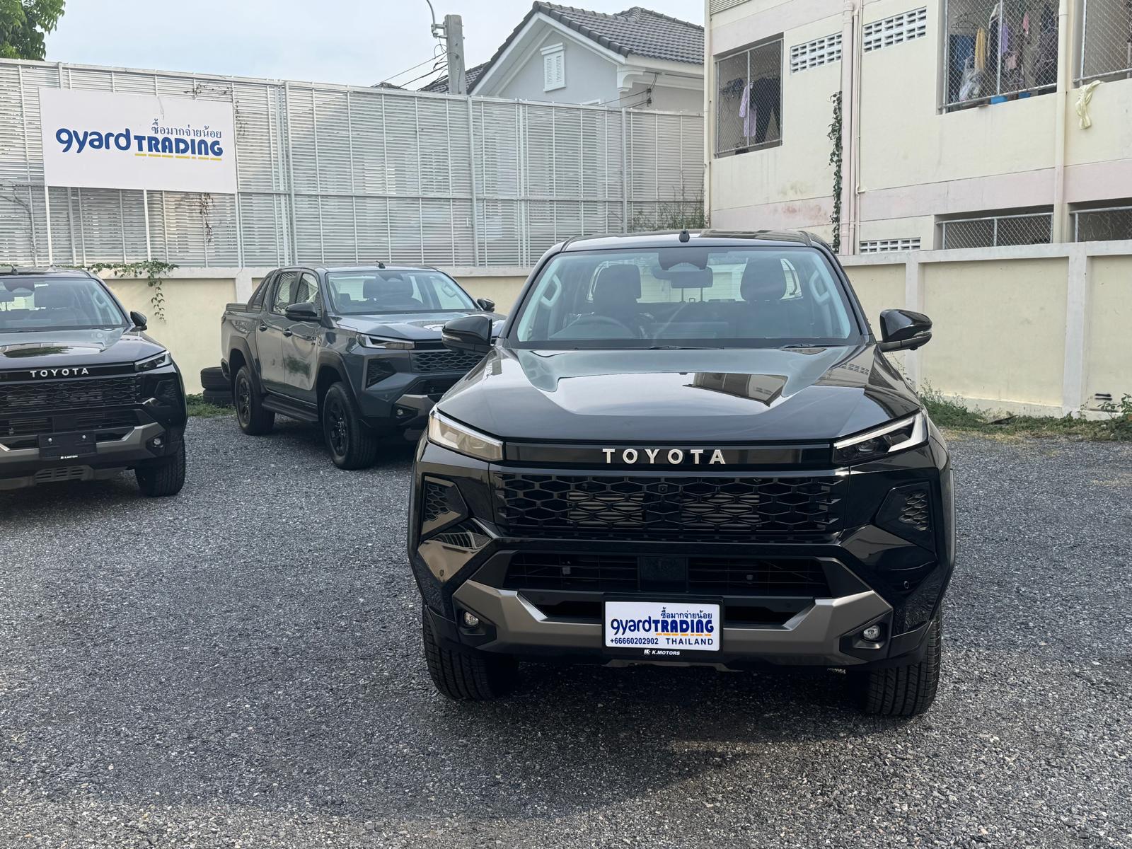 2026 TOYOTA HILUX TRAVO OVERLAND PLUS DOUBLE CAB 2.8 4WD AT BLACK