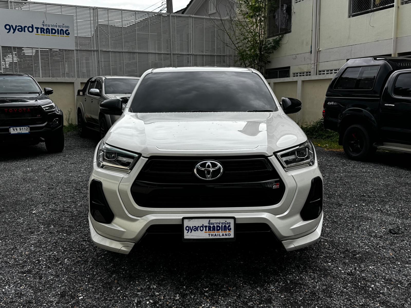2023 TOYOTA HILUX REVO GR DOUBLE CAB 2.8 2WD AT WHITE