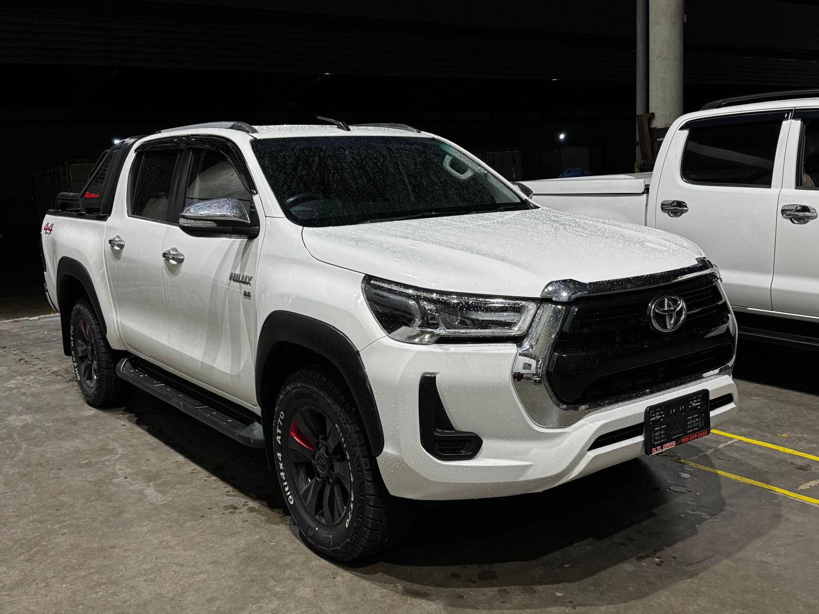 2019 TOYOTA HILUX REVO DOUBLE CAB 2.8 4WD AT WHITE