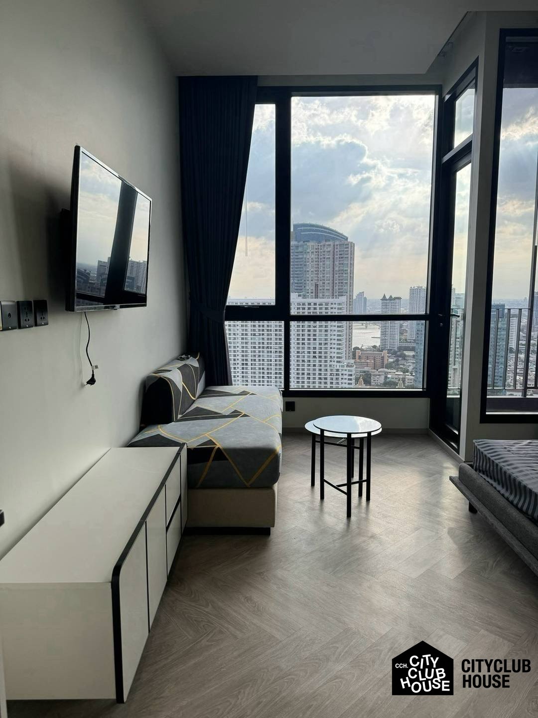 Chapter Charoennakorn - Riverside