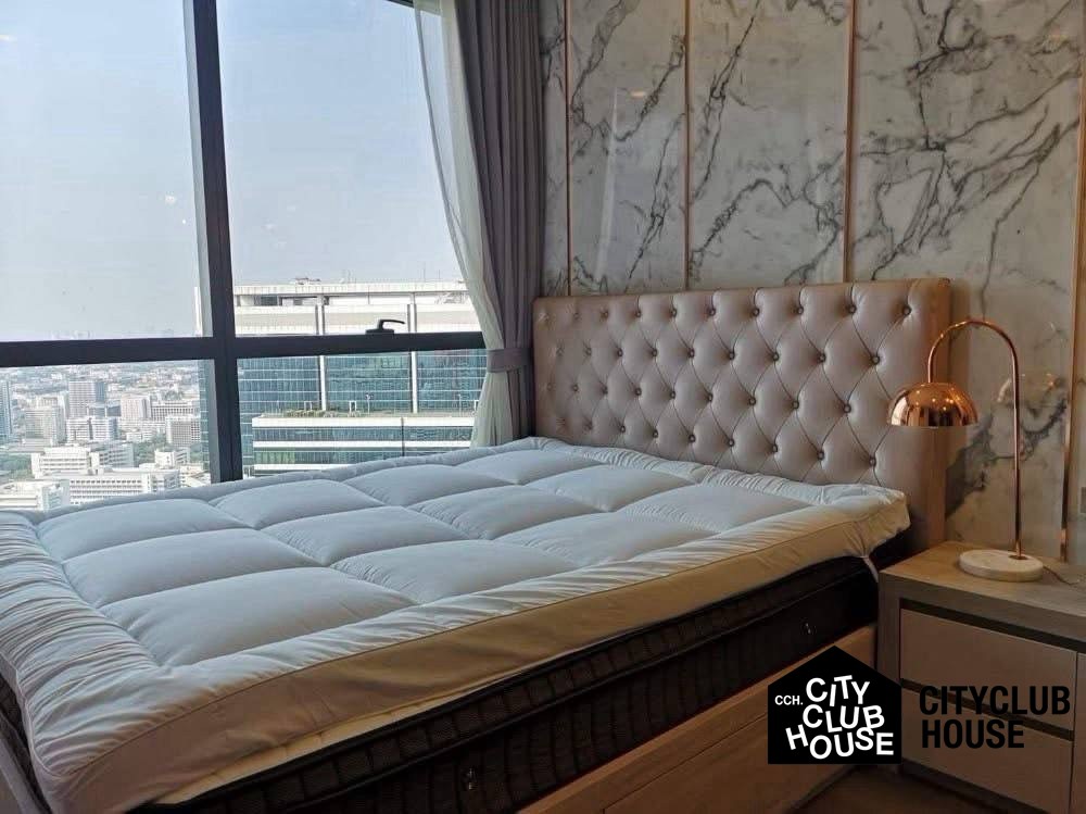 Ashton Chula - Silom - 1