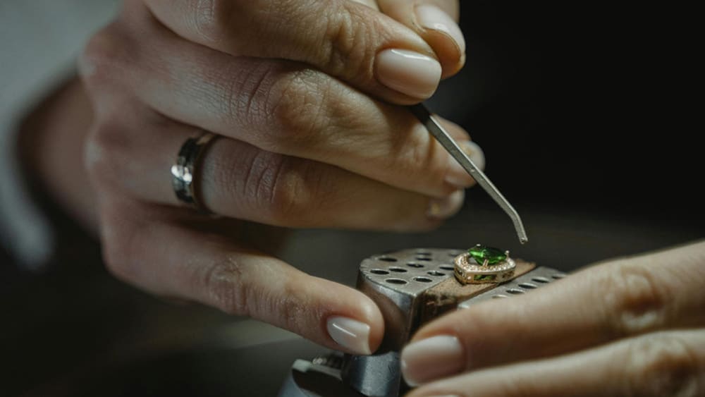 Finished custom ring in presentation case