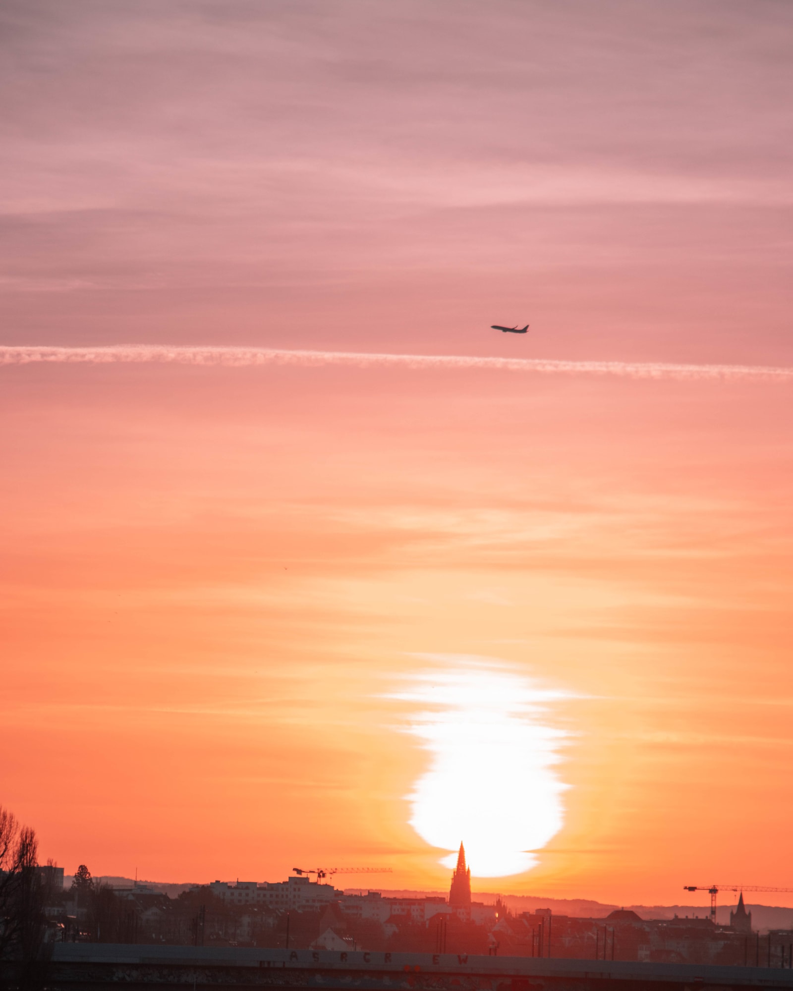 Flugzeug über Basel