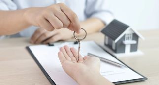 Logement social : comment désengorger votre service client sans générer d’insatisfaction côté locataire ? 