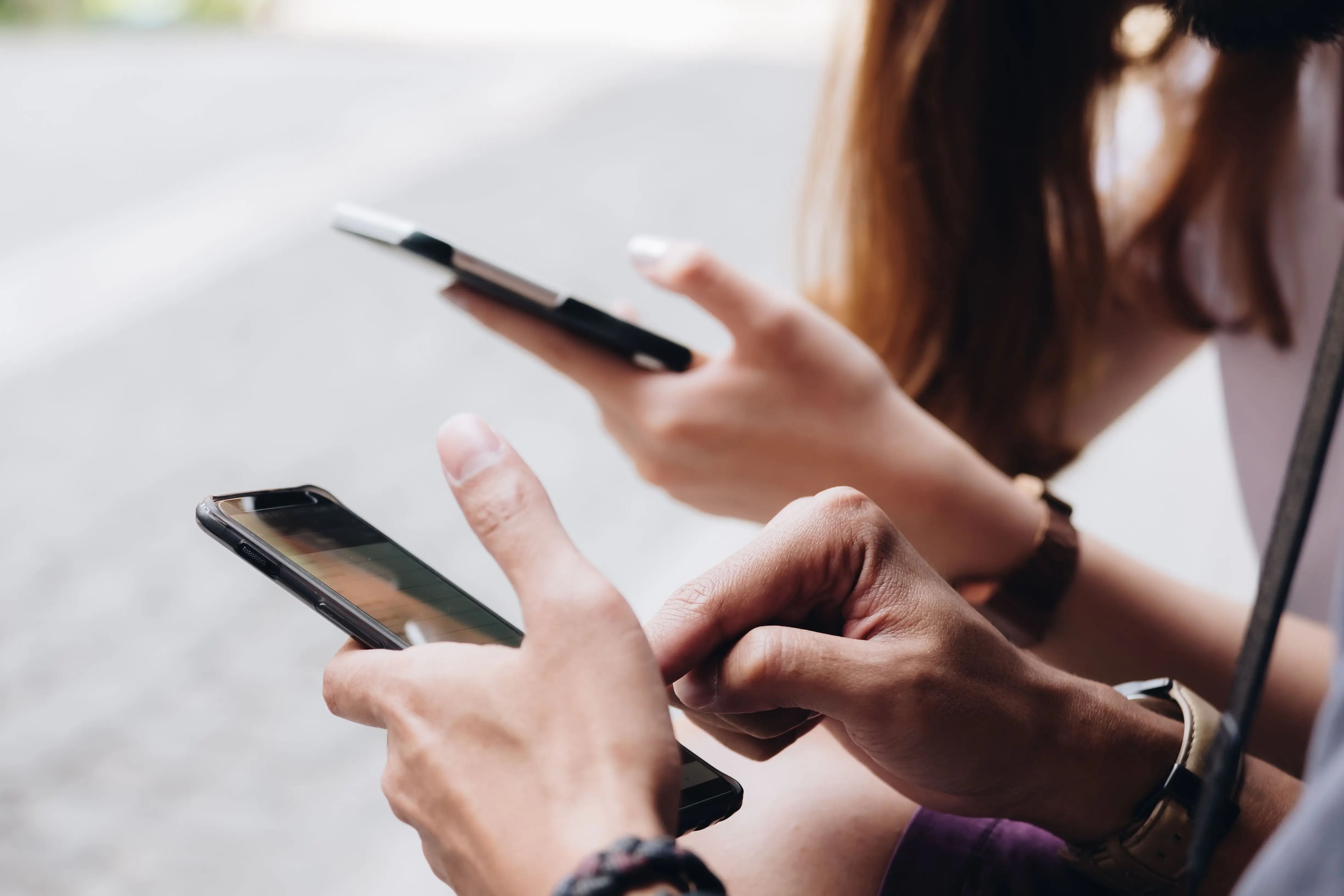 Améliorer l'engagement et la fidélité client avec les messages RCS, le SMS 2.0