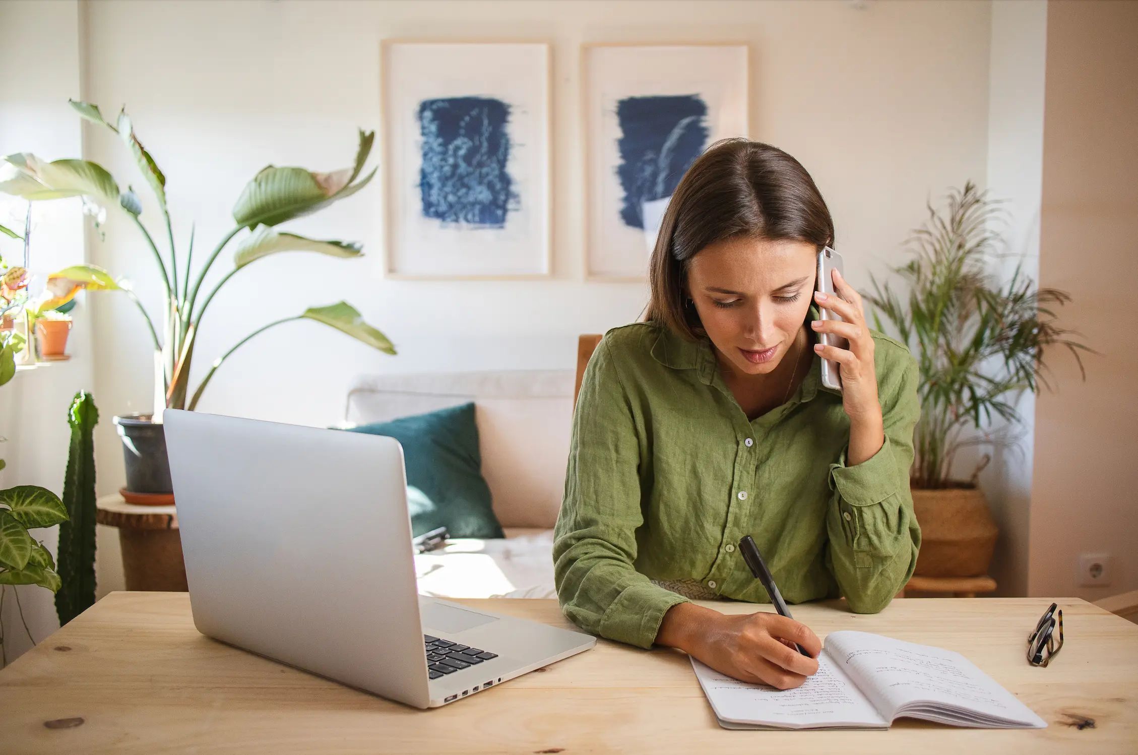 Agent IA automatisant les demandes courantes dans les télécoms pour une relation client plus fluide