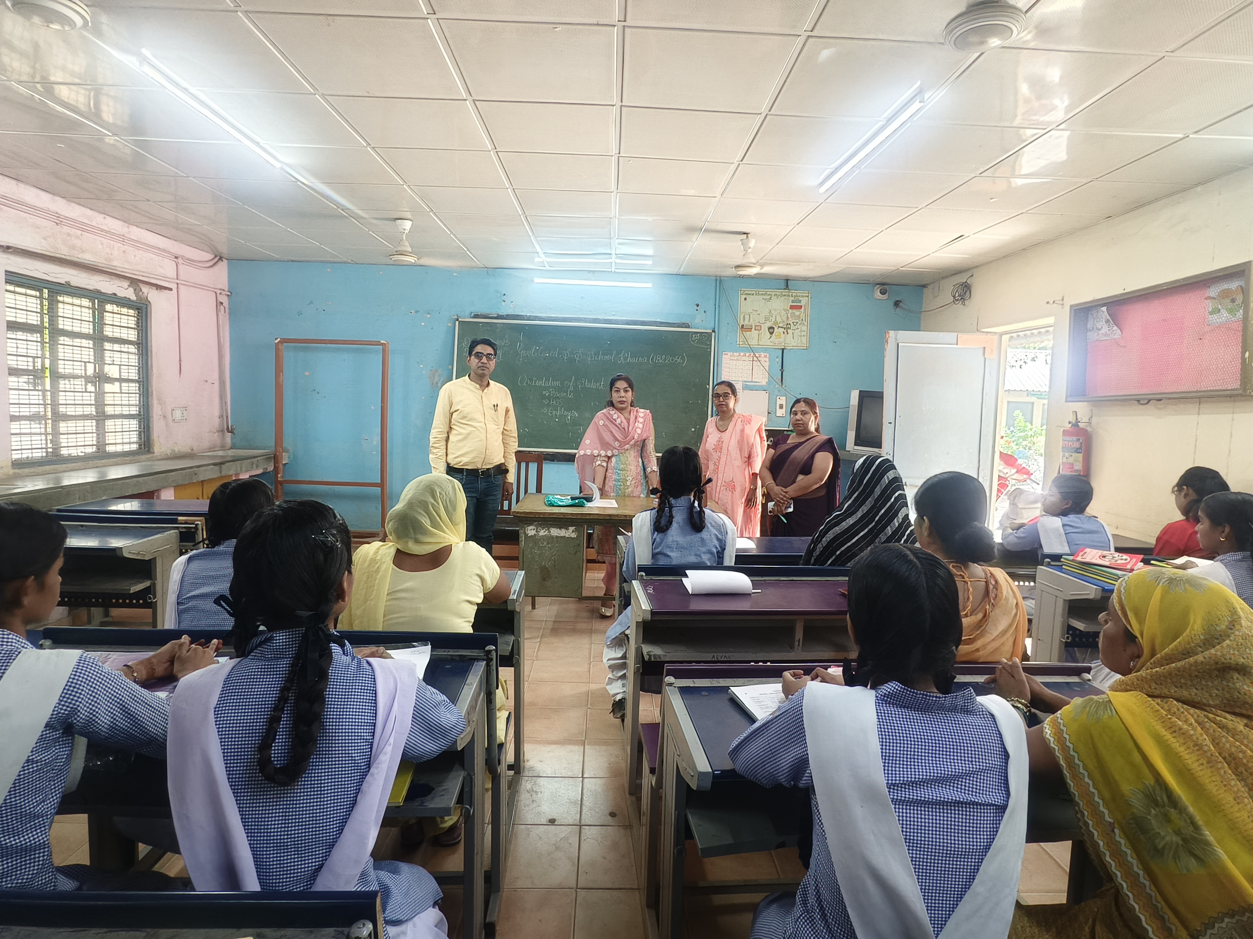 Hands-on training session at Soni Makeover Academy
