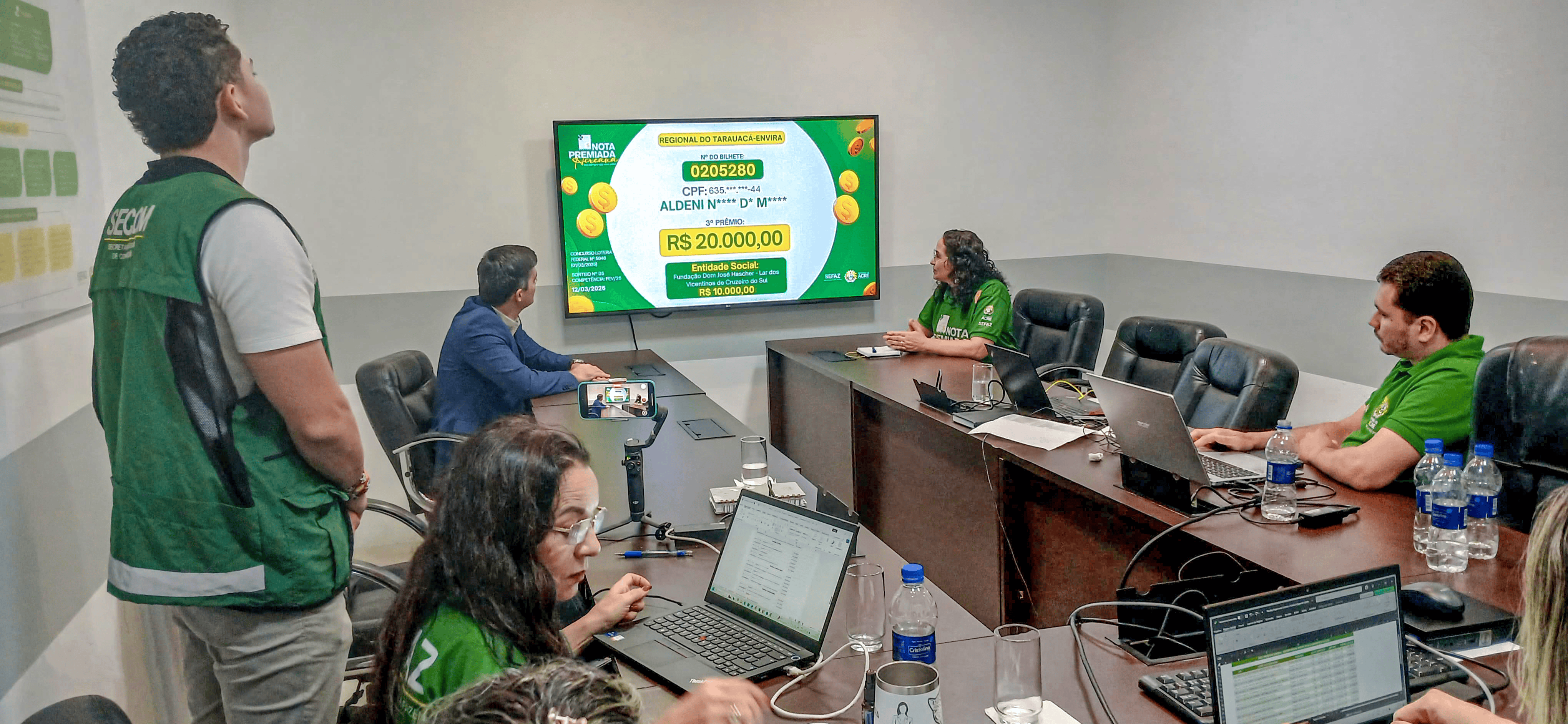 Todos os meses, são R$ 260 mil em prêmios, sorteados em sessão pública e transmitida ao vivo pelos canais da secretaria e do concurso