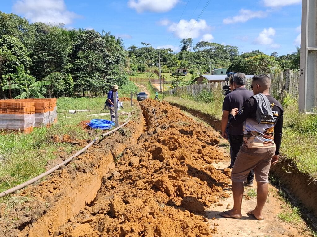 Com a implantação das redes, os moradores terão acesso à água potável na porta de suas casas. Foto: João Dias/Saneacre