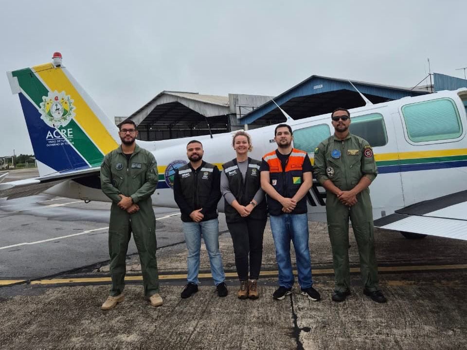 Com o apoio do Centro Integrado de Operações Aéreas (Ciopaer), uma equipe composta por especialistas do Imac e da Defesa Civil foi deslocada ainda pela manhã para o município
